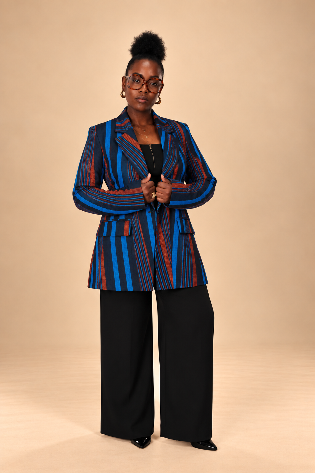 Blazer femme en wax bleu, noir et rouge