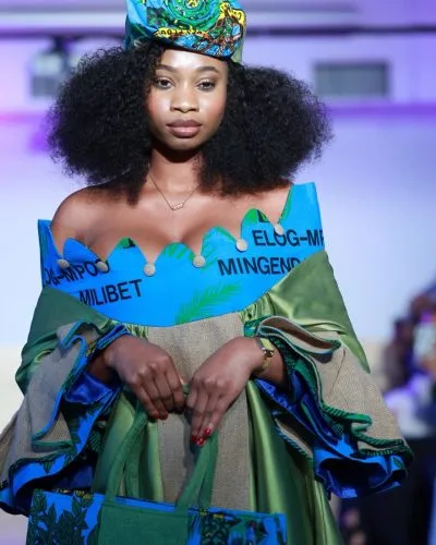 Mogavy Sewing, collection 555, à Hiver Africain 2025 : robe bleue et verte